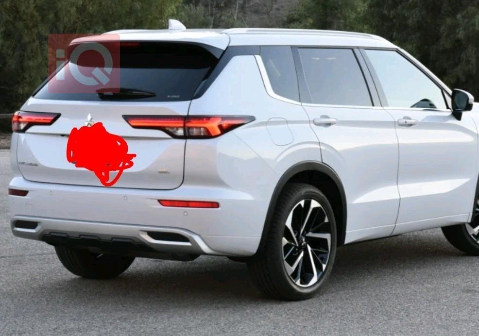 ميتسوبيشي اوتلاندر